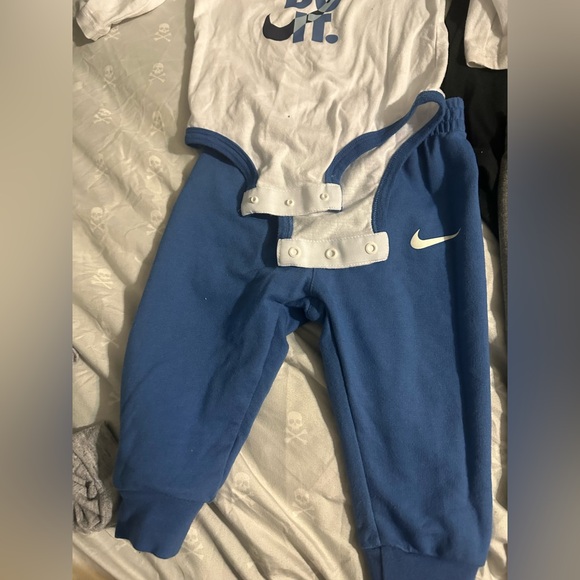 Nike Infant Set - Blue, White, Gray, Black - Picture 5 of 11